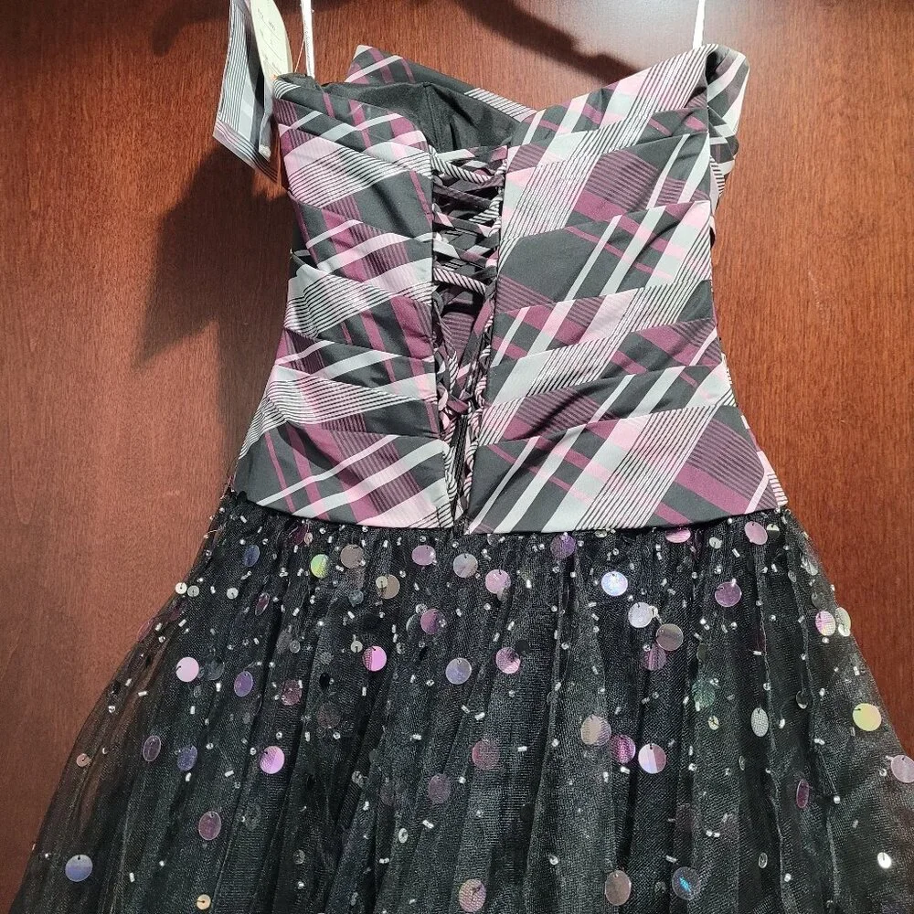 Alyce Paris 6952 Size 2 Prom Dress - Picture 8 of 8